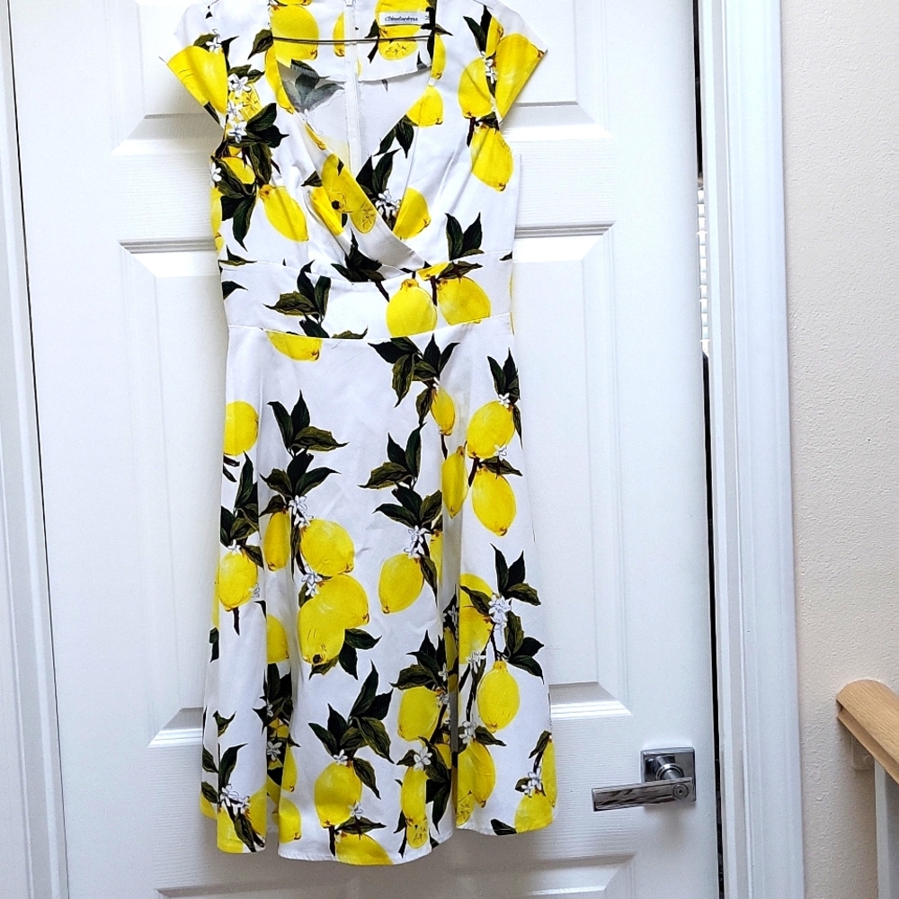 Bbonfinedress Dolce & Gabbana like lemon 🍋 pattern. Beautiful and sexy dress